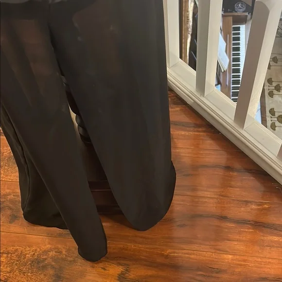 Vince Camuto Black and White Sleeveless Maxi Dress - Picture 5 of 8